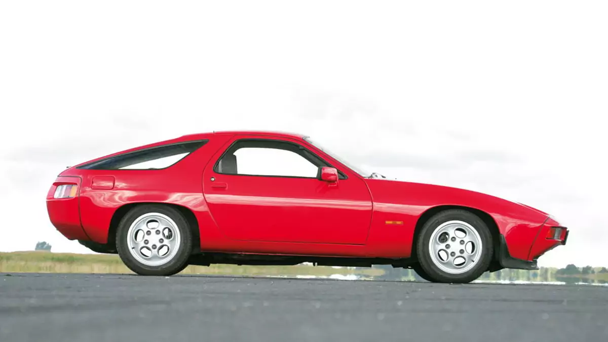 Porsche 928