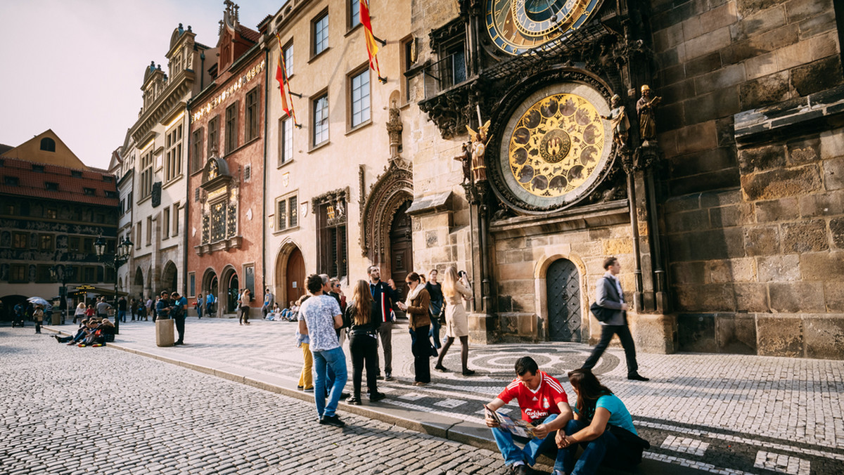 Czechy postanowiły przyjąć pierwszych siedmiu syryjskich uchodźców na podstawie kwot ich rozdzielania, uchwalonych w ubiegłym roku przez Unię Europejską - poinformowała dzisiaj czeska agencja CTK.