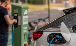 Nowe dopłaty do samochodów elektrycznych, dużo wyższe i dla wszystkich