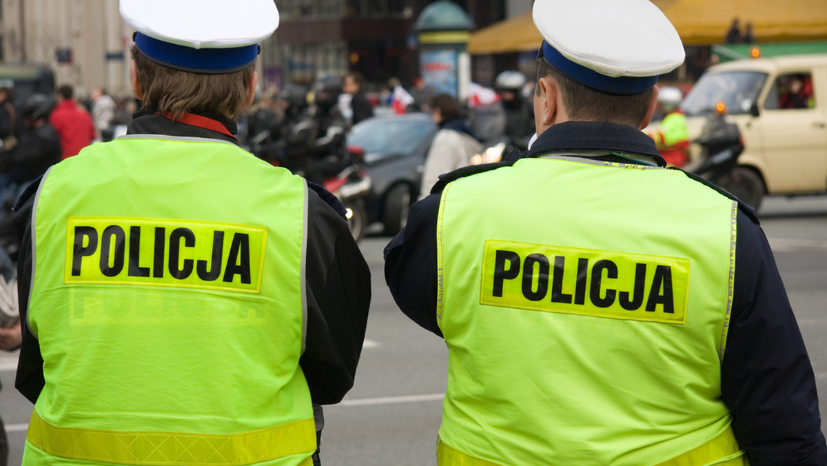 Dzisiaj policjanci wspólnie z funkcjonariuszami Inspekcji Transportu Drogowego rozpoczęli w Rzeszowie kontrole autokarów i pojazdów, które przewożą dzieci i młodzież na wycieczki.