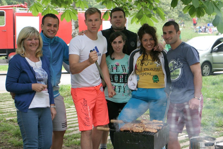 Vesela, nasmejana i marljiva ekipa Danilovića, uživala na Košutnjaku