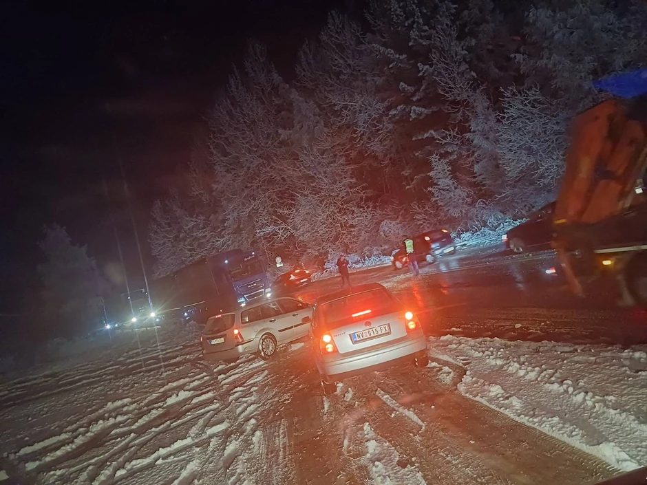Kolaps na magistralnom putu ka Zlatiboru od Nove