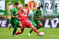 VAR 'zabrał' gola Gajosowi, Kuciak obronił karnego, punkty zostały we Wrocławiu [WIDEO]