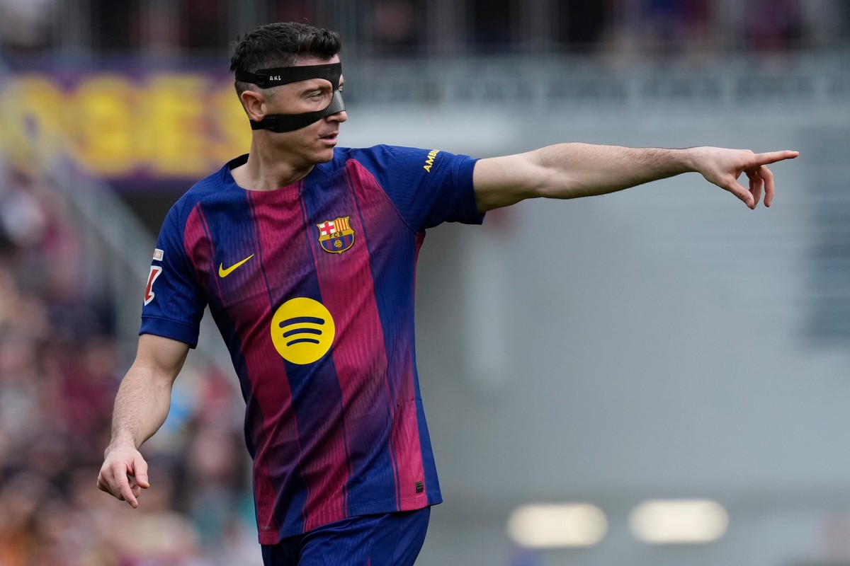 Lewandowski zmarnował trzy okazje. Barcelona spisała się na "piątkę"