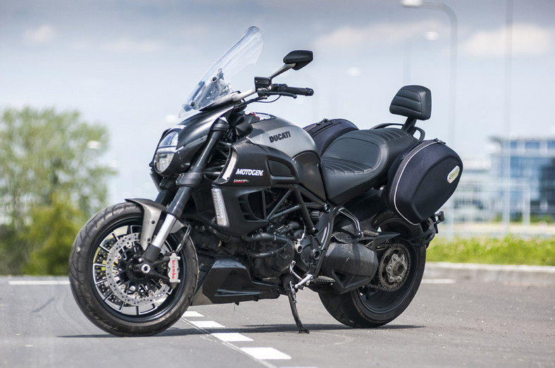 Ducati Diavel Strada