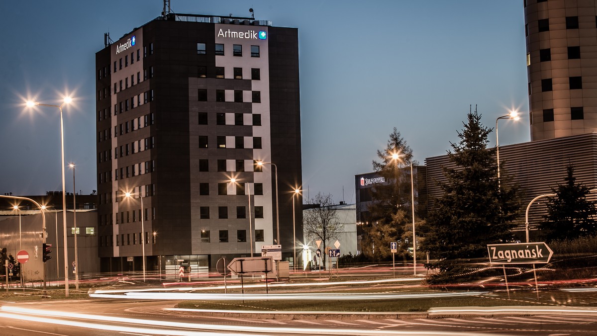 W Kielcach rozpoczyna działalność Świętokrzyskie Centrum Medyczne Artmedik, największa przychodnia w regionie. Z tej okazji placówka organizuje dziś dzień otwarty. Od godziny 9 do 18 wszyscy chętni mogą nie tylko zwiedzić centrum, ale spotkać się też ze specjalistami czy wykonać nieodpłatne badania.