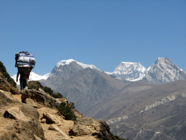 Szerpowie, życie z widokiem na Everest