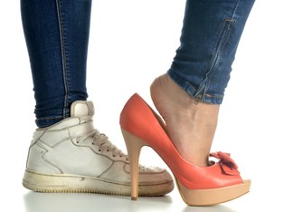 CCC miało 1,28 mld zł straty netto, 0,63 mld zł straty EBIT w r.obr. 2020/2021