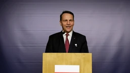 skandal z udziałem sikorskiego w berlinie. "nawrocki zrobi z wami porz