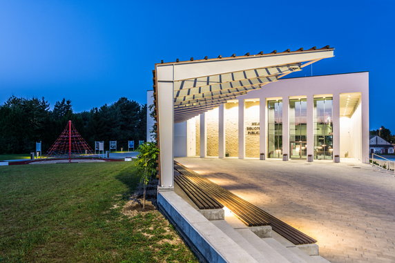 Biblioteka w Czechowicach-Dziedzicach. To prawdziwa świątynia książek!