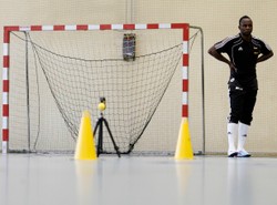 Dramat Emmanuela Olisadebe. Nie może grać