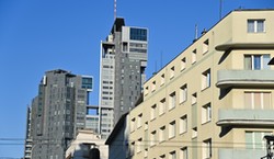 Agresywni turyści i prostytutki w windach. Szokujące relacje z wieżowca w Gdyni