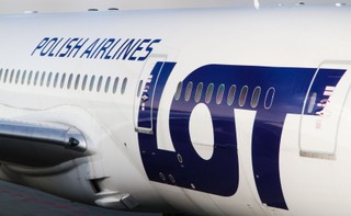 Lewica domaga się kontroli NIK w LOT i dymisji prezesa spółki; związki zapowiadają demonstrację