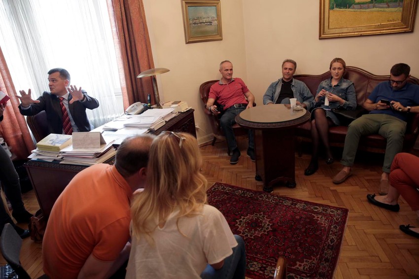 Deo advakata koji podržavaju novo rukovodstvo