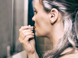 Pojawiła się szansa na to, by dało się odwrócić siwienie włosów!