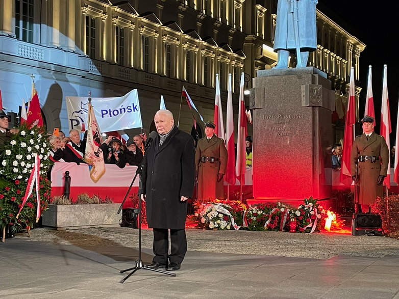 Jarosław Kaczyński przemawia podczas miesięcznicy smoleńskiej