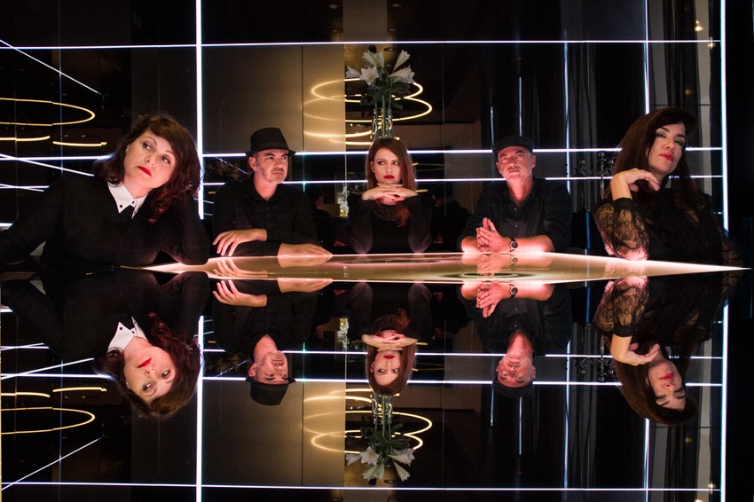 Nouvelle Vague: Melani Pen, Olivije Libo, Elodi Freže, Mark Kolen i Lizet Alea