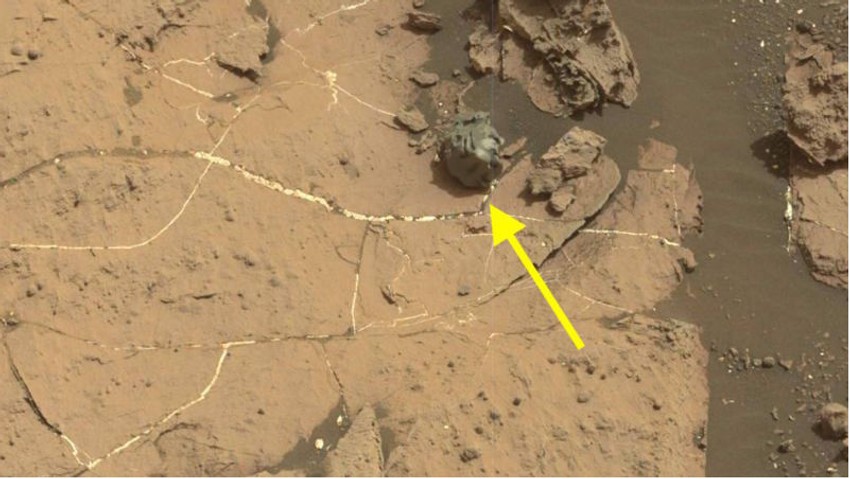 Neobičan objekat na Marsu