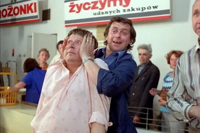 TVP pokaże dziś wieczorem kultową komedię Stanisława Barei. Po 21 koniecznie włącz telewizor
