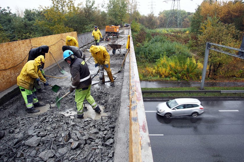 Rozbiórka wiaduktu nad al. Roździeńskiego w Katowicach