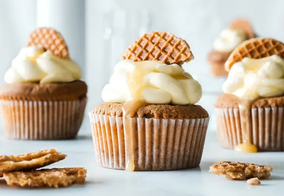 Muffinki z budyniem, które zrobisz w pół godziny. Wyglądają i smakują przepysznie