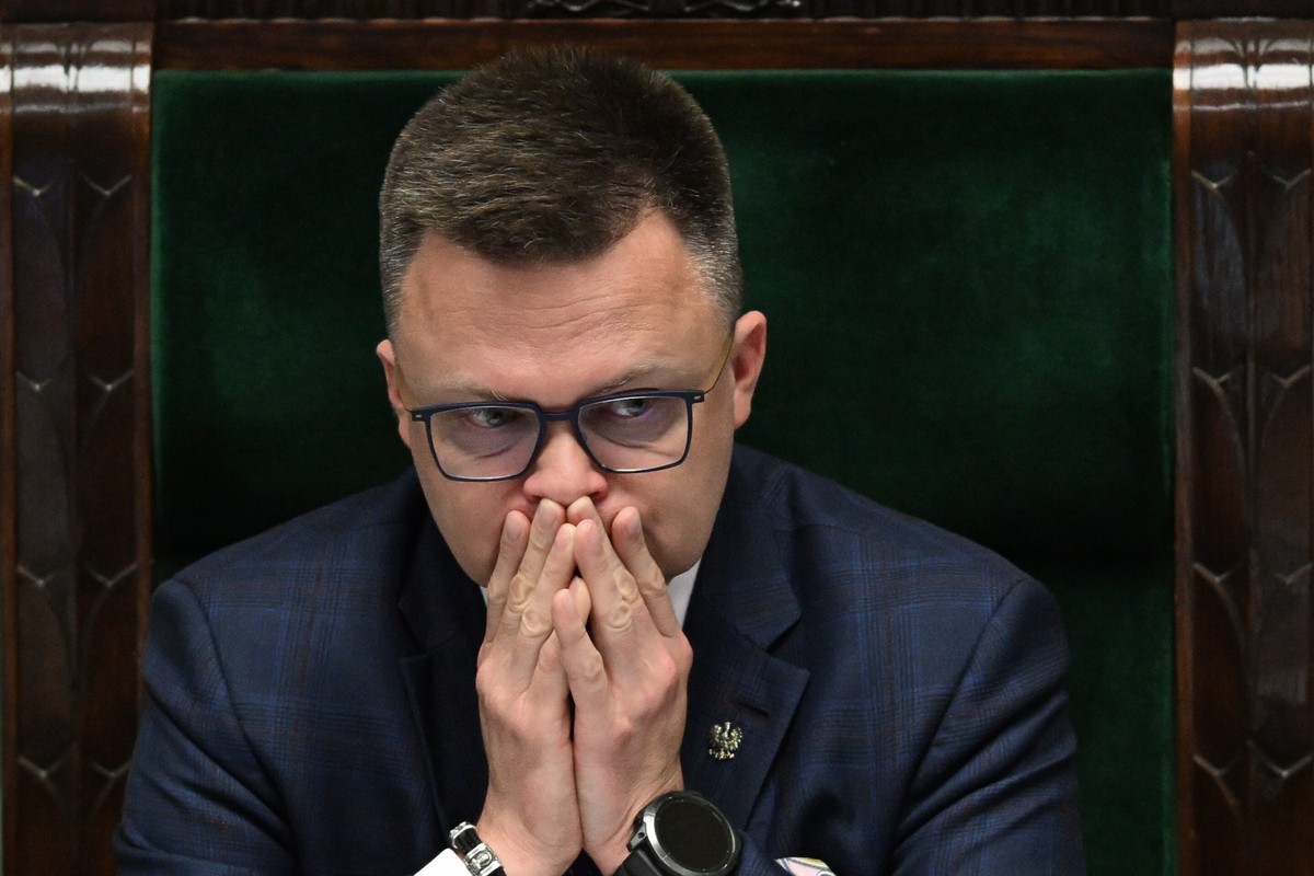 Szymon Hołownia tłumaczy się ze słów o zamachu stanu. "Polityczna diagnoza"