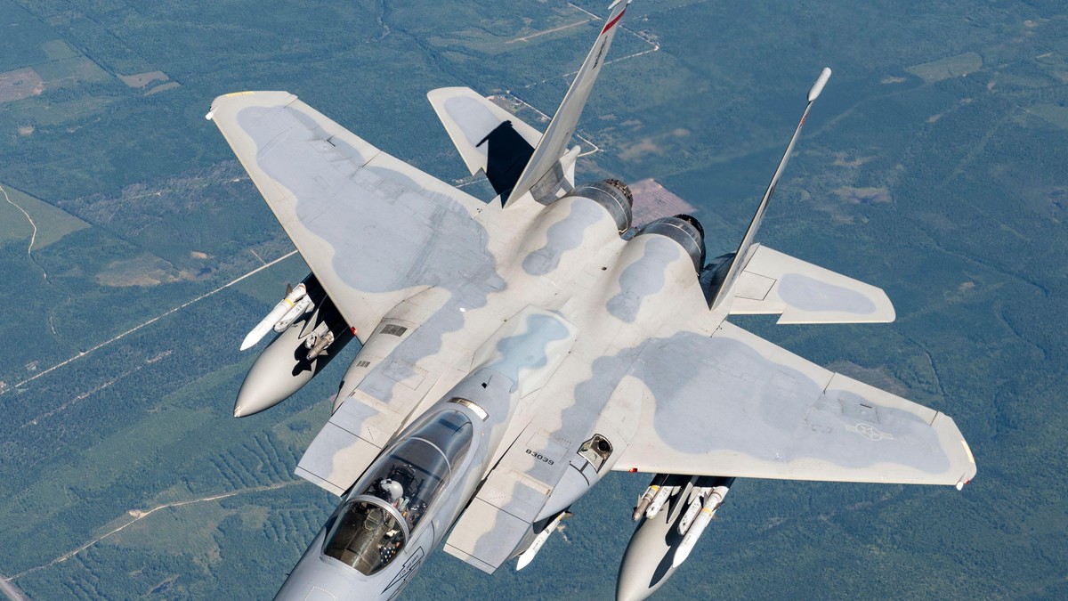 Avion F-15
