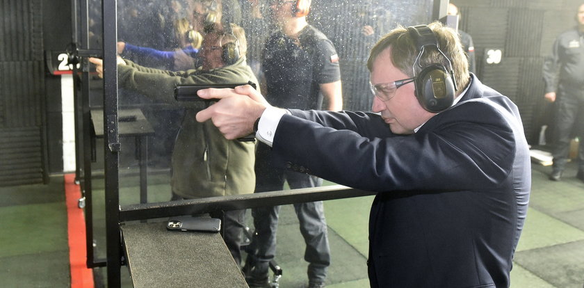 W PiS nie ma zgody na temat prawa do broni. Ustawa utknęła u marszałek Sejmu. Premier zdradza nam, dlaczego
