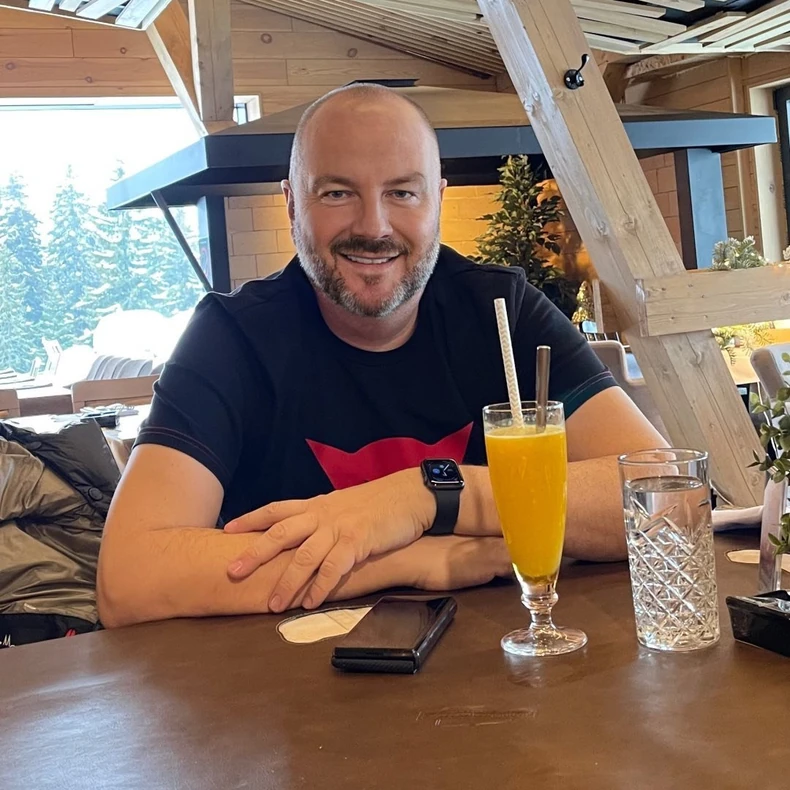 Aleksandar Jandrić sa "Apple" satom