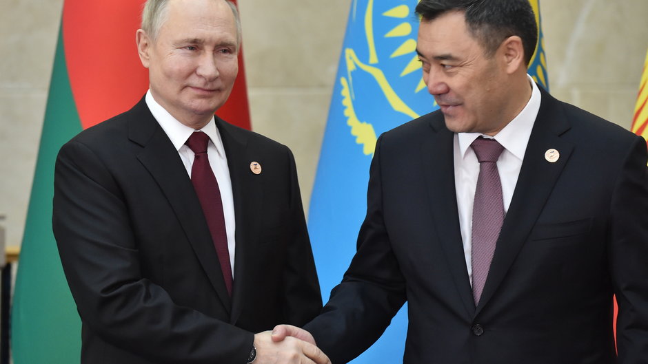 Władimir Putin i prezydent Kirgistanu Sadyr Dżaparow, grudzień 2022 r.