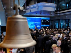 Nowi inwestorzy ciągną na giełdę. To sukces Skarbu Państwa