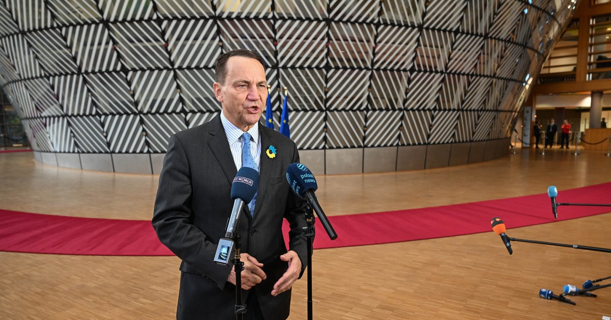 Sikorski uderza w Orbana: Węgry blokują 90 mld euro dla Ukrainy
