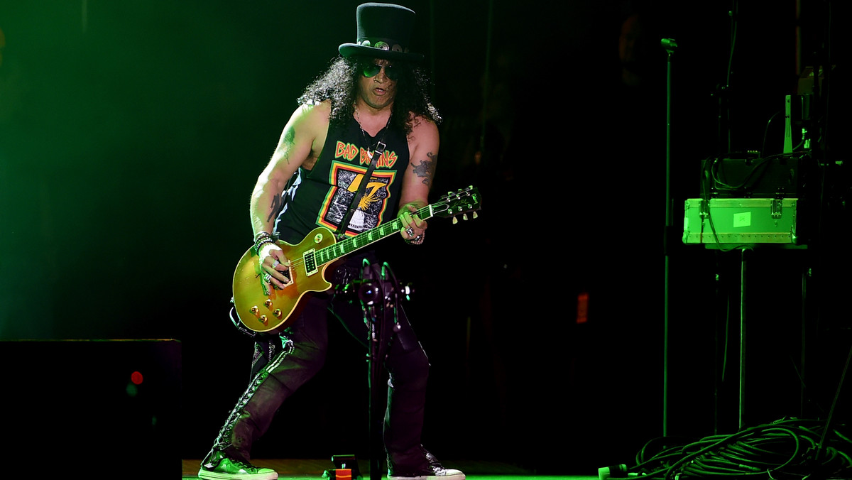 Slash, gitarzysta rockowej grupy Guns N' Roses, wraz z Szymonem Chwaliszem zaprojektowali wyjątkową gitarę, która trafiła na aukcję Wielkiej Orkiestry Świątecznej Pomocy. Na ten moment licytowana kwota wynosi 6100 zł, ale niemal pewne jest, że suma ta będzie się zwiększać.