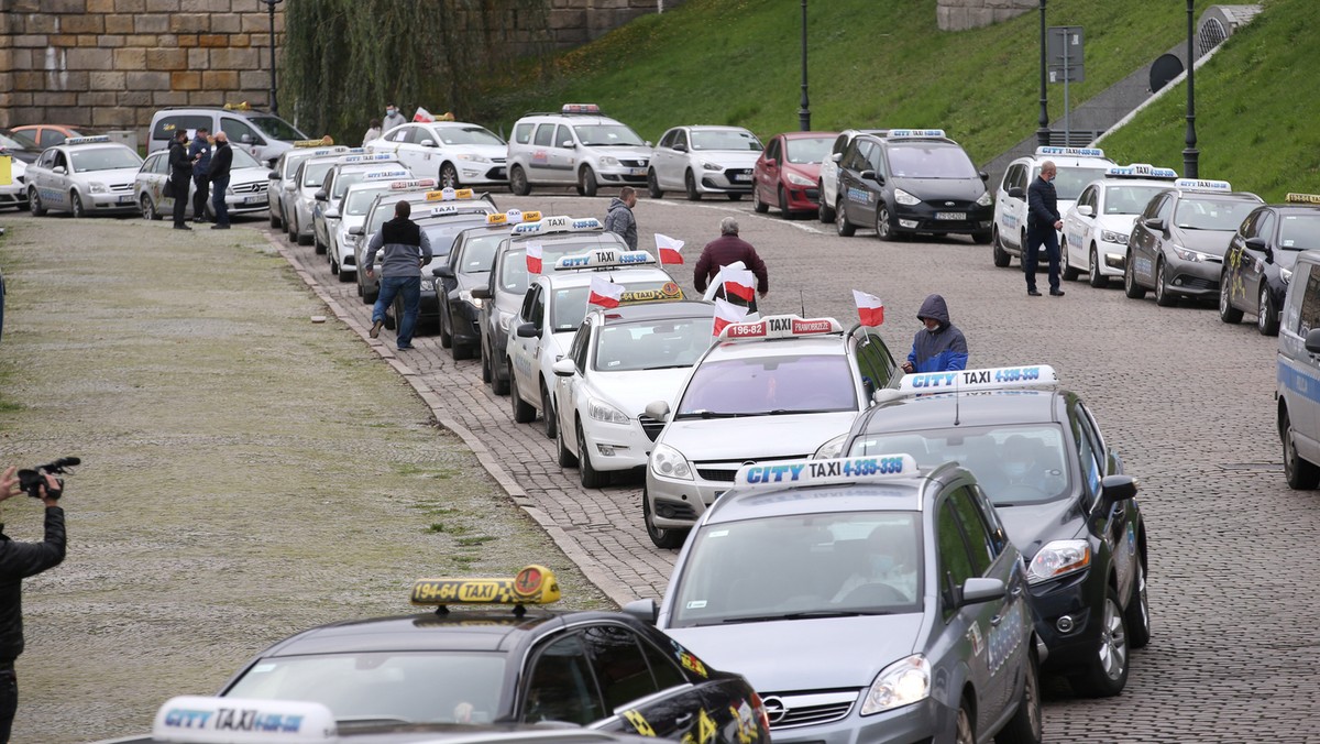 Koronawirus. Protesty przewoźników w całej Polsce