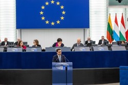Parlament Europejski uchylił immunitety Dworczykowi i Obajtkowi