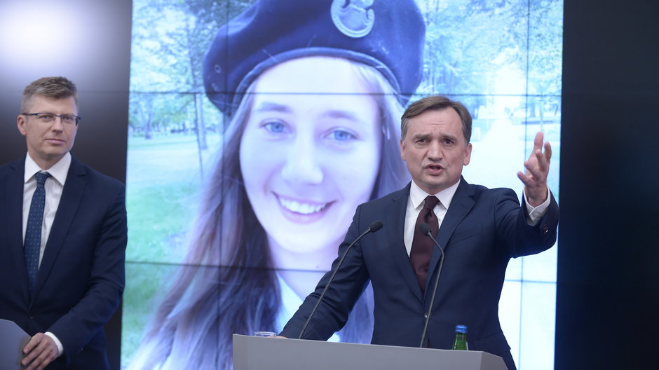 Marcin Warchoł i Zbigniew Ziobro na konferencji w sprawie Mariki Matuszak.