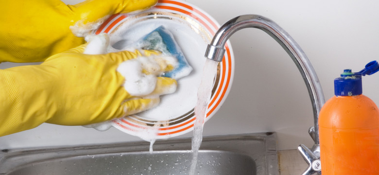 Konsumencki ranking płynów do mycia naczyń PIBJA