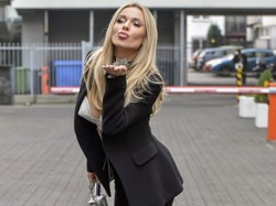 Doda uczciła swoje 38 urodziny... oryginalną prezentacją biustu. FOTO