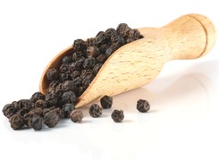 GIS ostrzega przed salmonellą w mielonym pieprzu. Wycofano cztery serie produktu