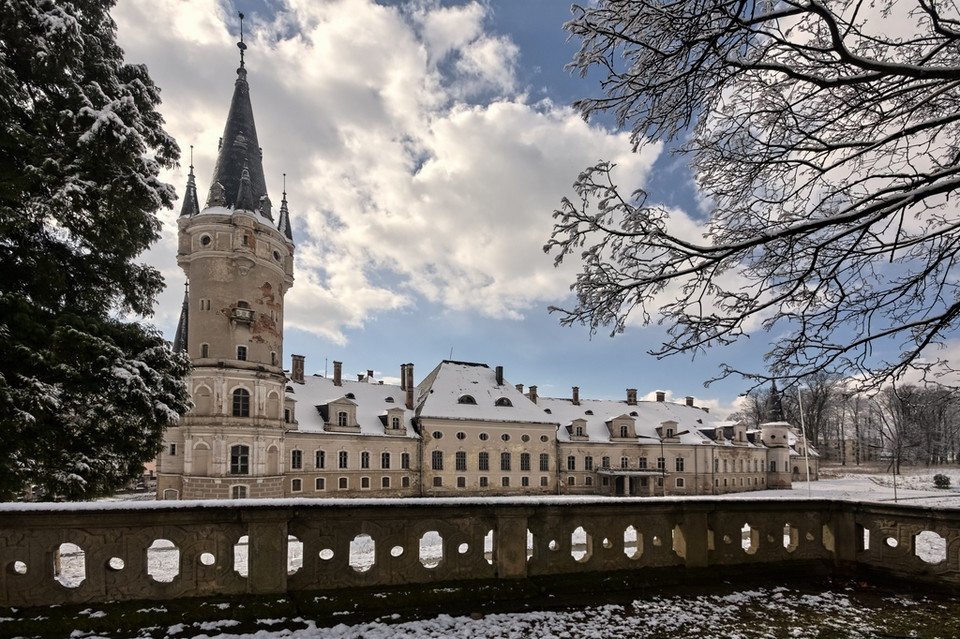 Pałac w Bożkowie - piękno, które niszczeje