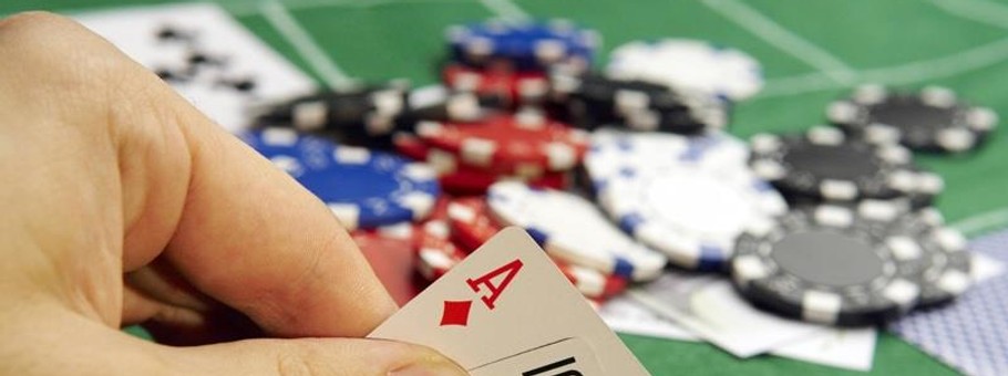 Na pokerze można zarobić duże pieniądze, ale konkurencja jest coraz większa