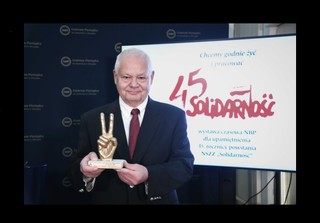 Prezes NBP prof. Adam Glapiński został uhonorowany wyróżnieniem z okazji jubileuszu 45-lecia NSZZ „Solidarność” [materiał partnera]