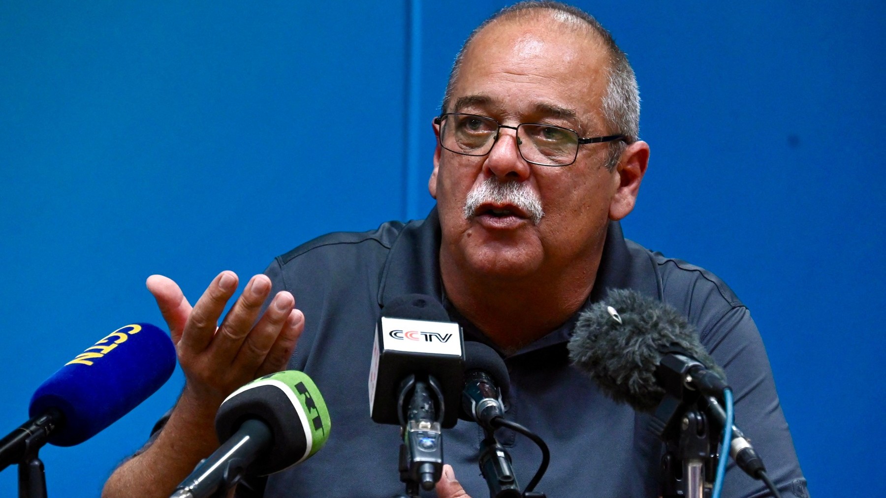 Kubánsky minister energetiky a baníctva Vicente de la O'Levy. 