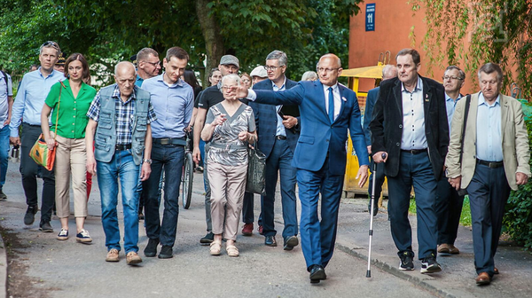 Plan dla Dzielnic powstaje w trakcie spotkań i spacerów z mieszkańcami. Budżet rezerwy celowej w każdej dzielnicy zwiększy się ze 170 tys. do 300 tys. zł