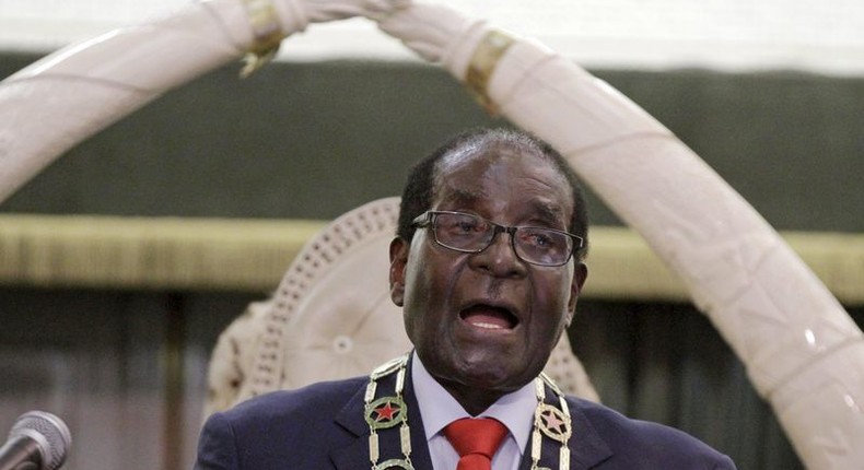 Zimbabwe's President Robert Mugabe delivers his state of the nation address to the country's parliament in Harare, August 25, 2015.   REUTERS/Philimon Bulawayo