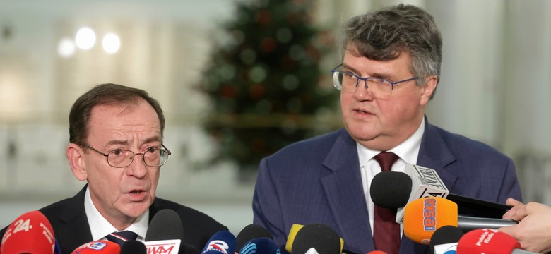 Los Kamińskiego i Wąsika w rękach sądu rejonowego. Marszałek popełnił błąd