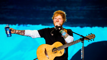 Egy évvel az ideiglenes visszavonulása után, a semmiből megjelent Ed Sheeran új dala – videó