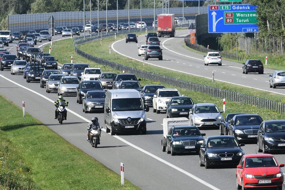 Kierowcy często zapominają, że utworzenie korytarza życia na drodze szybkiego ruchu często jest jedynym sposobem, by służby ratownicze mogły dotrzeć do poszkodowanych