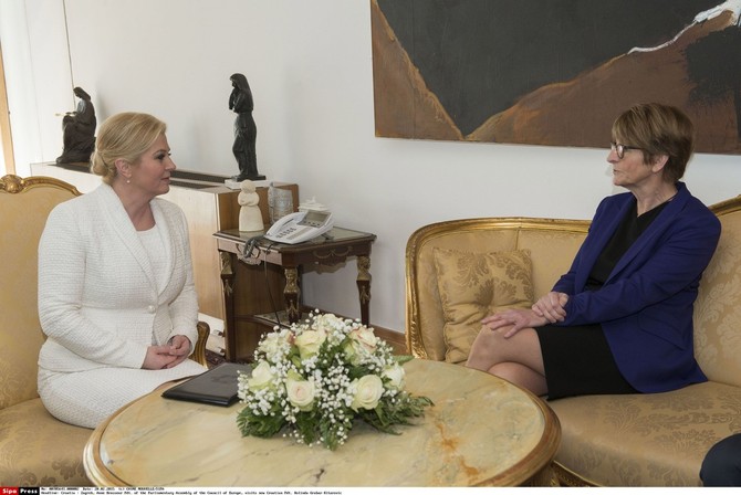 Kolinda sa predsednicom Parlamentarne skupštine Saveta Evrope 2015. u Zagrebu 