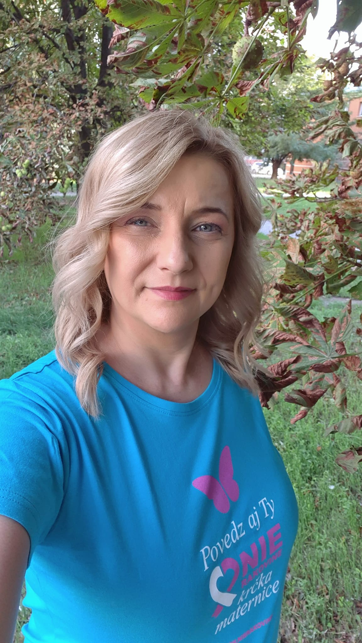 Monika sa nevzdáva. 